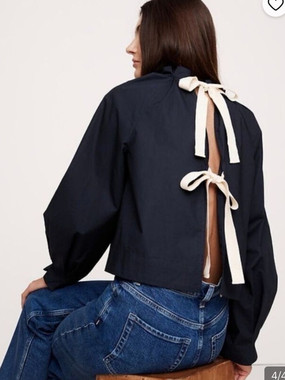 Banana Republic Navy Open-Back Blouse with Cream Tie Details Sz Small 
Stylish